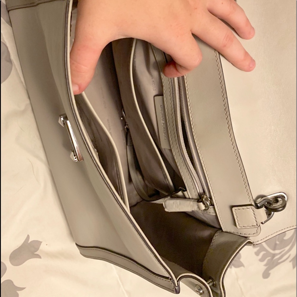 Micheal Kors authentic medium size purse - Picture 7 of 8